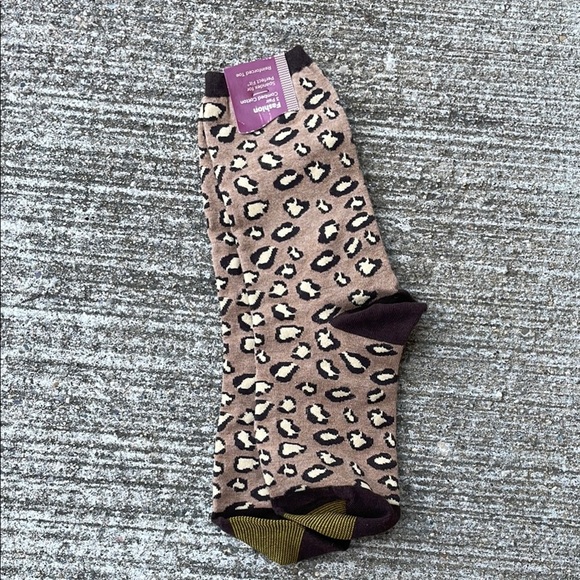 Gold Toe Womens Leopard Animal print socks NWT - Picture 1 of 3